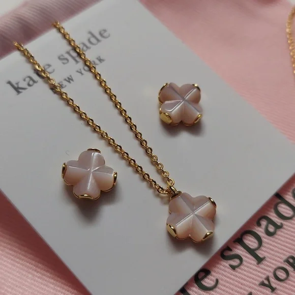 kate Spade  Pink Mother-of-Pearl Flower Pendant Necklace with Studs - Picture 3 of 5